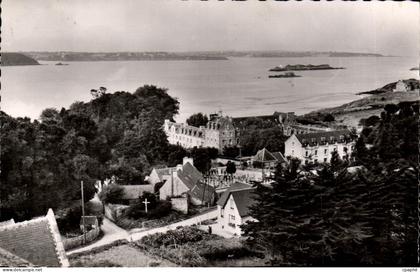 CPA SAINT-JACUT-DE-LA-MER vue générale Abbaye
