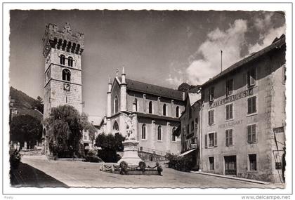 CPA - SAINT-JEOIRE-EN-FAUCIGNY - LA PLACE DE LA VIEILLE TOUR - HOTEL DE FAUCIGNY - n/b - Ann 50 -