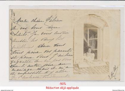 SAINT MAMET LA SALVETAT - Carte photo - Femme et enfant à la fenêtre - Très bon état