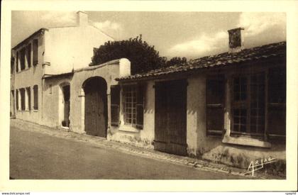 CPA Ile d'Oleron Saint Pierre Les maisons des Aieules de Pierre Loti