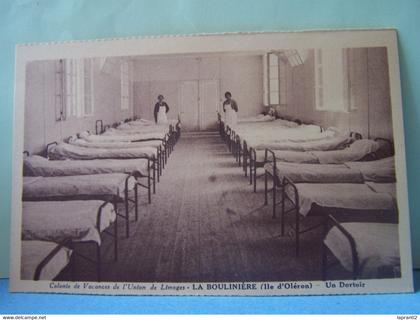 SAINT-PIERRE-D'OLERON (CHARENTE MARITIME) COLONIE DE VACANCES DE L'UNION DE LIMOGES. LA BOULINIERE. UN DORTOIR.