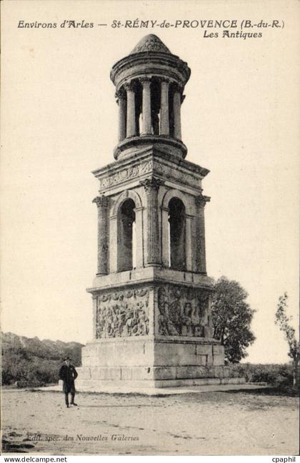 CPA Saint Remy De Provence Les antiques