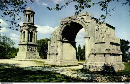 Saint Remy en Provence CPM Le mausolee et l'arc de triomphe