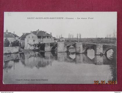 CPA - Saint-Savin-sur-Gartempe - Le vieux Pont