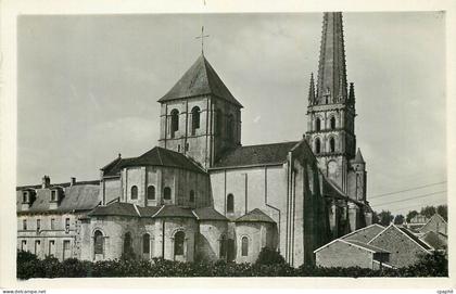 CPM Abbaye de Saint Savin Vienne