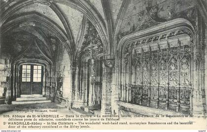 CPA Abbaye de St Wandrille Dans le Cloitre