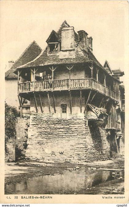 CPA Salies de Bearn Vieille maison