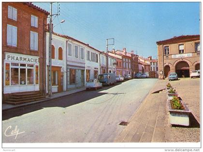 Salvagnac.. rue Principale.. Pharmacie.. voitures.. 2 CV Citroën