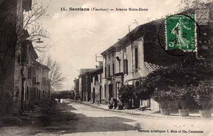 84 SARRIANS Avenue Notre Dame animée 1912