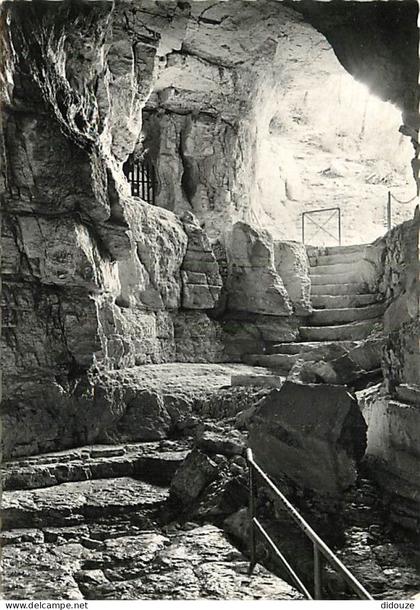 38 - Sassenage - Les Cuves de Sassenage - Les deux entrées - Carte dentelée - CPSM grand format - Carte Neuve - Voir Sca