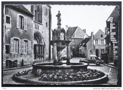 21 Saulieu SAULIEU (Côte d'Or) Place de la Fontaine caristie fontaine saint andoche 40 D21D K21584K C21584C RH004405