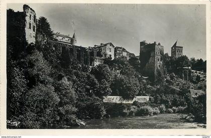 CPA Sauveterre de Bearn BP Les ruines des Souverains du Bearn et le Tour Montreal Le Gave aux beaux