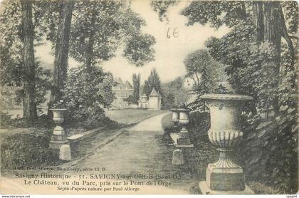 CPA Savigny Historique Savigny sur Orge S et O Le Chateau vu du Parc pris sur le Pont de l'Orge