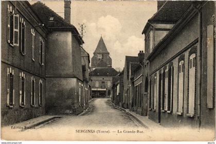 CPA Sergines La Grande-Rue FRANCE (1451896)