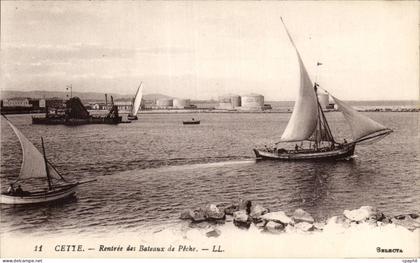 Sete - Cette - Rentree des Bateaux de Peche - CPA