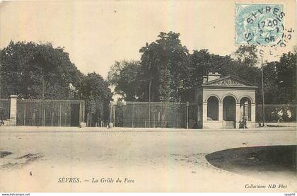 CPA Sevres la Grille du Parc