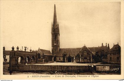 CPA Sizun Finistere L'Arc de Triomphe L'Ossuaire et l'Eglise