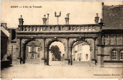 CPA SIZUN - L'Arc de Triomphe (457730)