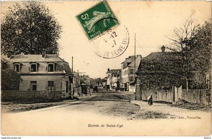 CPA St Cyr l'Ecole entree (1443684)