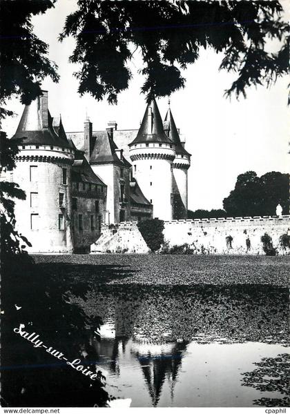 CPM Sully sur Loire (Loiret) Le chateau