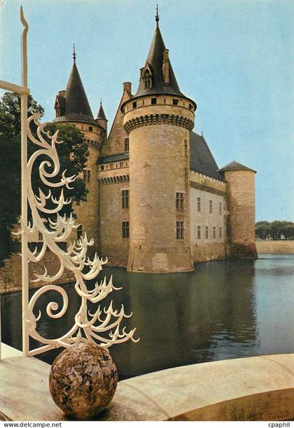 CPM Sully sur Loire (Loiret) Le chateau