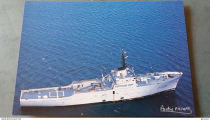 CPM TERRES AUSTRALES ET ANTARCTIQUES FRANCAISES PATROUILLEUR BATEAU ALBATROS ED LABOUREUR PHOTO A FATRAS TAAF 1985