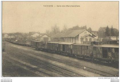 D24 - THIVIERS - VUE SUR LA LA GARE DES MARCHANDISES