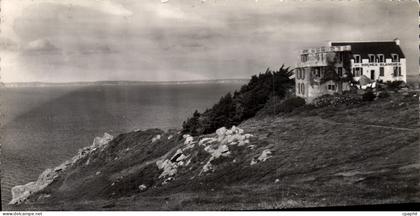 CPSM Treboul Par Douarnenez L'Hotel Des Roches Blanches Dans Un Site