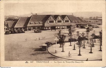 CPA Trouville La gare de Trouville Deauville