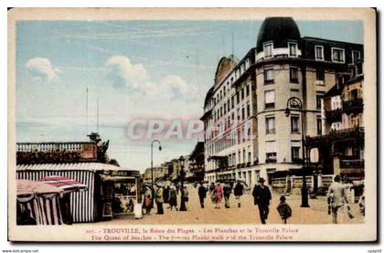 CPA Trouville Reine des plages Les planches et la Trouville Palace