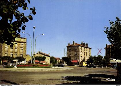 CPSM Vaires sur Marne (S et M) Place de la Republique