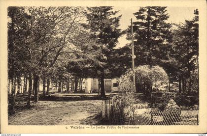 CPA Vaucluse Valreas Le Jardin Public de Piedvaurias
