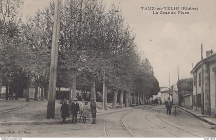 69 / VAUX EN VELIN / LA GRANDE PLACE