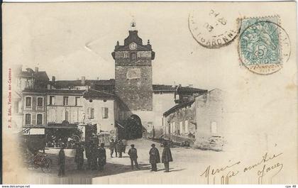 Tarn et Garonne, Verdun sur Garonne, Place de l'Horloge