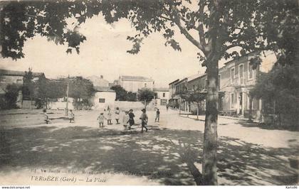 vergèze * la place du village * villageois