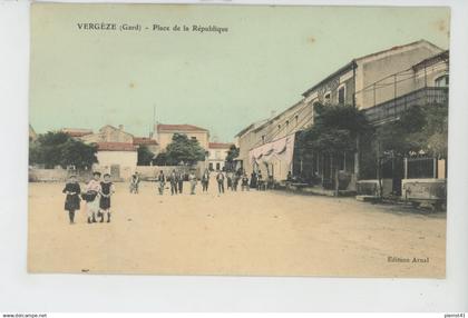 VERGEZE - Place de la République