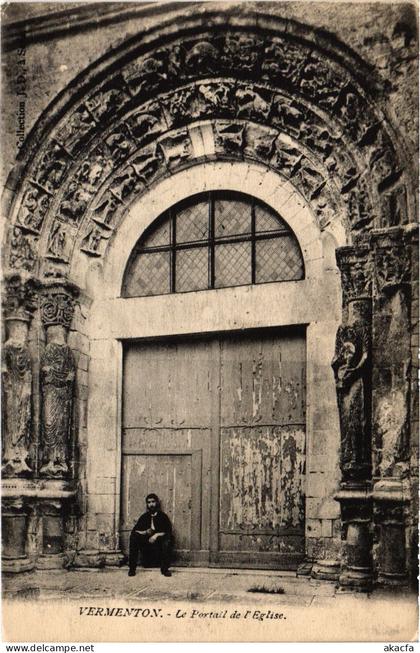 CPA Vermenton Le Portail de l'Eglise FRANCE (1452058)