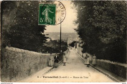 CPA Vernouillet Route de Triel FRANCE (1379103)