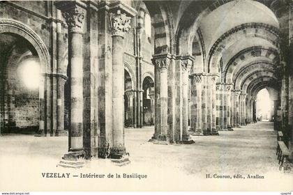 CPA Vezelay Interieur de la Basilique