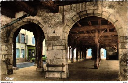 CPA Vezelise interieur des Halles (1467431)
