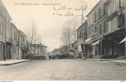 VIC - FEZENSAC : PLACE GAMBETTA