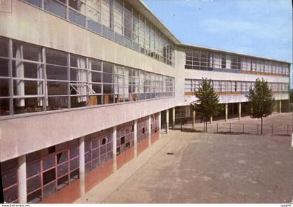 CPSM Villeparisis (S et M) Nouvelles Ecoles