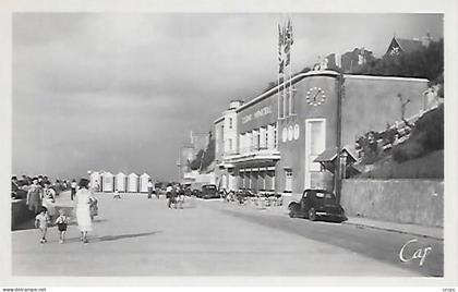 CPSM Villerville Le Casino Municipal