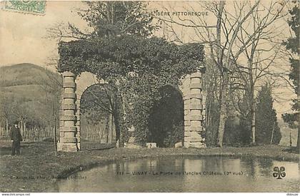 38 - Vinay - La porte de l'ancien Château - Animée - CPA - Oblitération ronde de 1907 - Voir Scans Recto-Verso