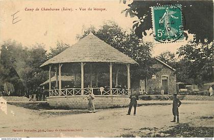 Carte Postale Ancienne - 38 - Viriville - Camp de Chambaran - Vue du jiosque - Animée - Soldats - Etat légèrementabimée