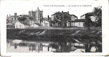 CPA Vitry le Francois le Canal et la Cathedrale