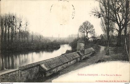 Vitry le Francois CPA Une vue sur la Marne