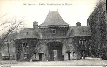 CPA Dauphine Vizille Entree Interieure du Chateau