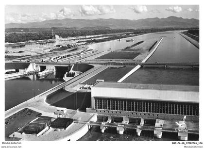 BBFP4-0318-68 - En avion au dessus de BARRAGE de VOGELGRUN - A l'horizon la foret noire