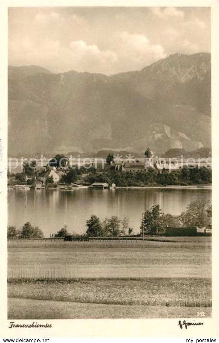 Frauenchiemsee Blick zum Kloster Chiemgauer Alpen